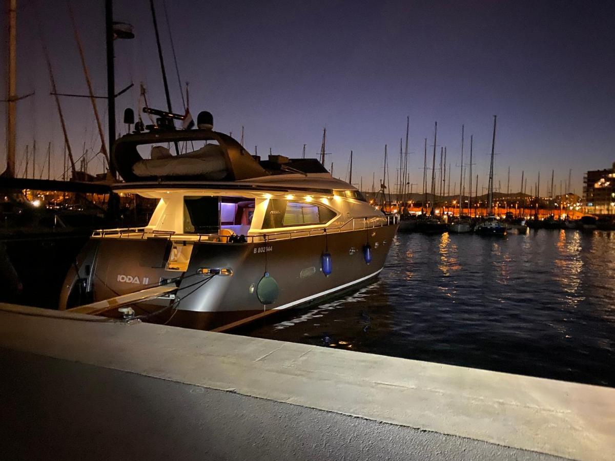 Hotel Motoryacht 21 Avec Equipage Barcelona Zewnętrze zdjęcie