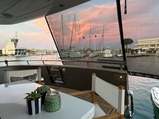 Hotel Motoryacht 21 Avec Equipage Barcelona Zewnętrze zdjęcie