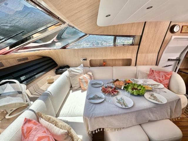 Hotel Motoryacht 21 Avec Equipage Barcelona Zewnętrze zdjęcie