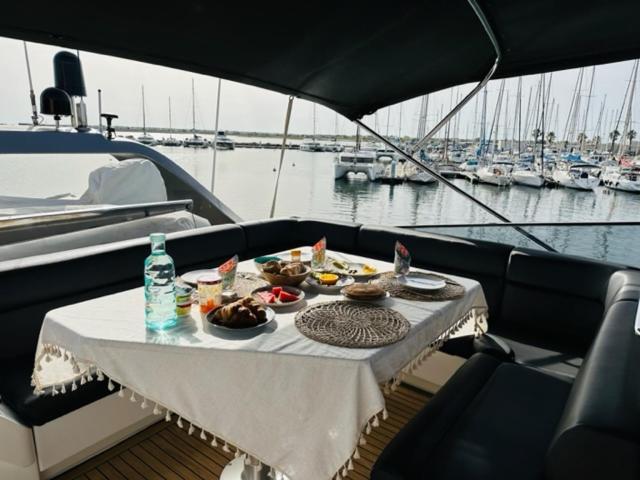 Hotel Motoryacht 21 Avec Equipage Barcelona Zewnętrze zdjęcie