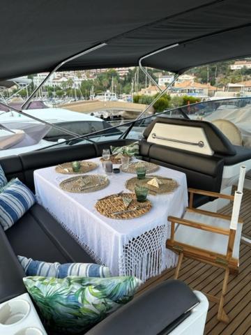 Hotel Motoryacht 21 Avec Equipage Barcelona Zewnętrze zdjęcie