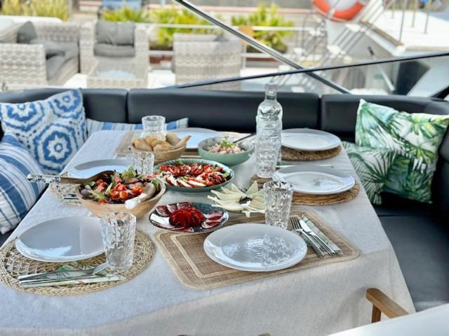 Hotel Motoryacht 21 Avec Equipage Barcelona Zewnętrze zdjęcie