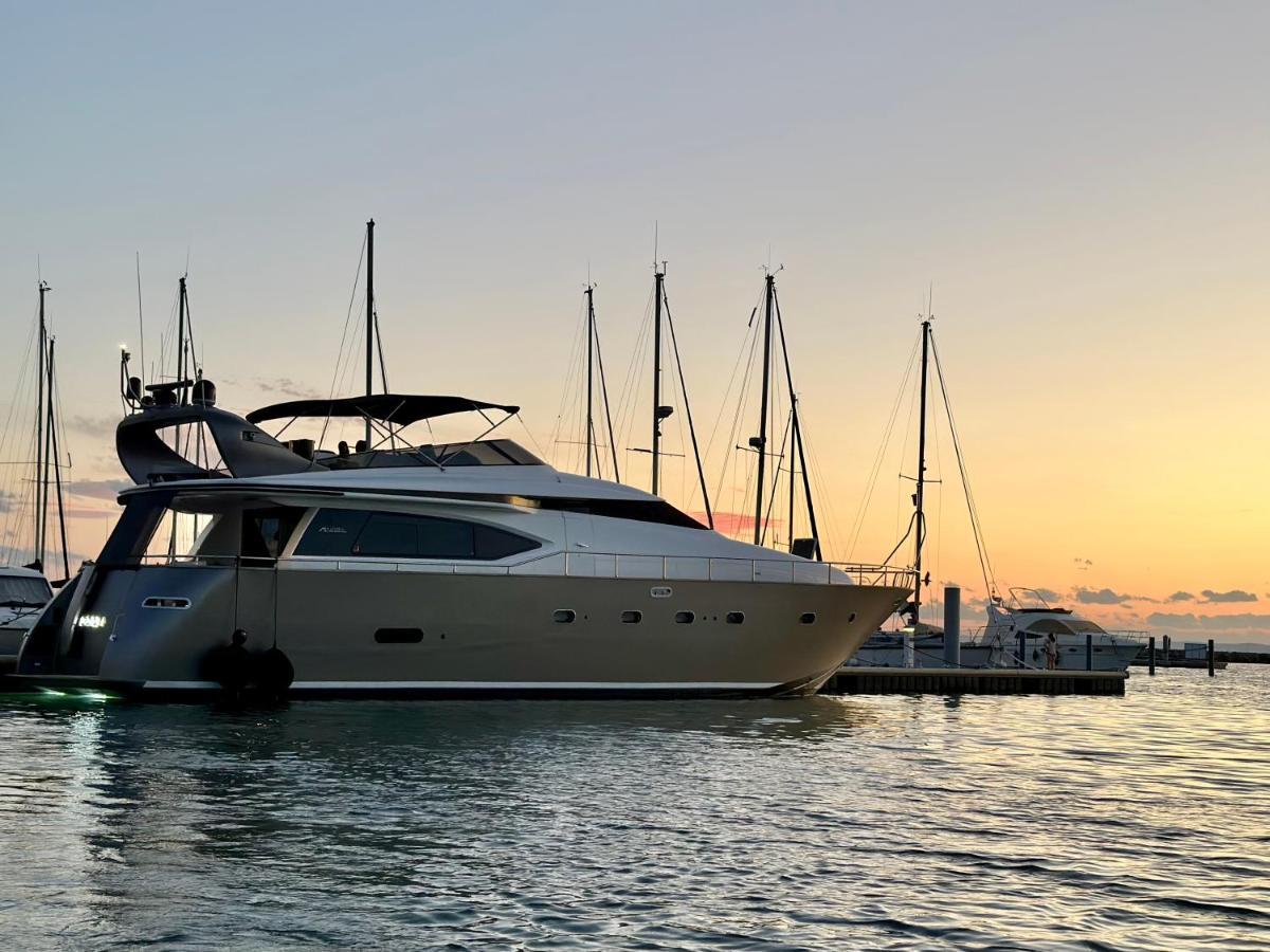 Hotel Motoryacht 21 Avec Equipage Barcelona Zewnętrze zdjęcie